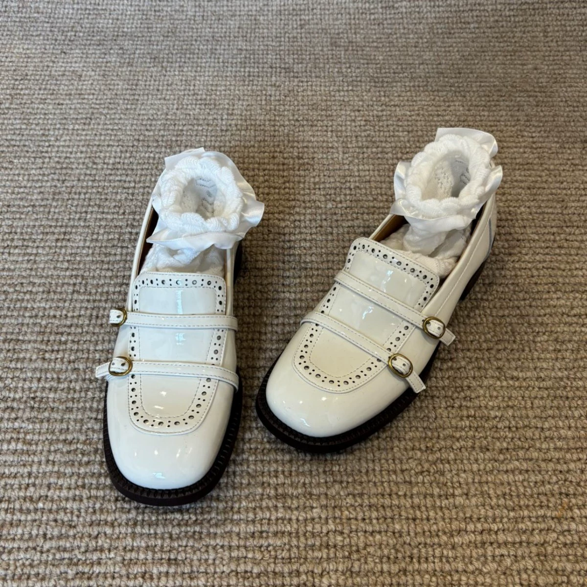 2025 Primavera Nuevos Mocasines Cuero Genuino Mujer Vintage Brillantes Brogue Grueso Casual Zapatos Británicos Cuero