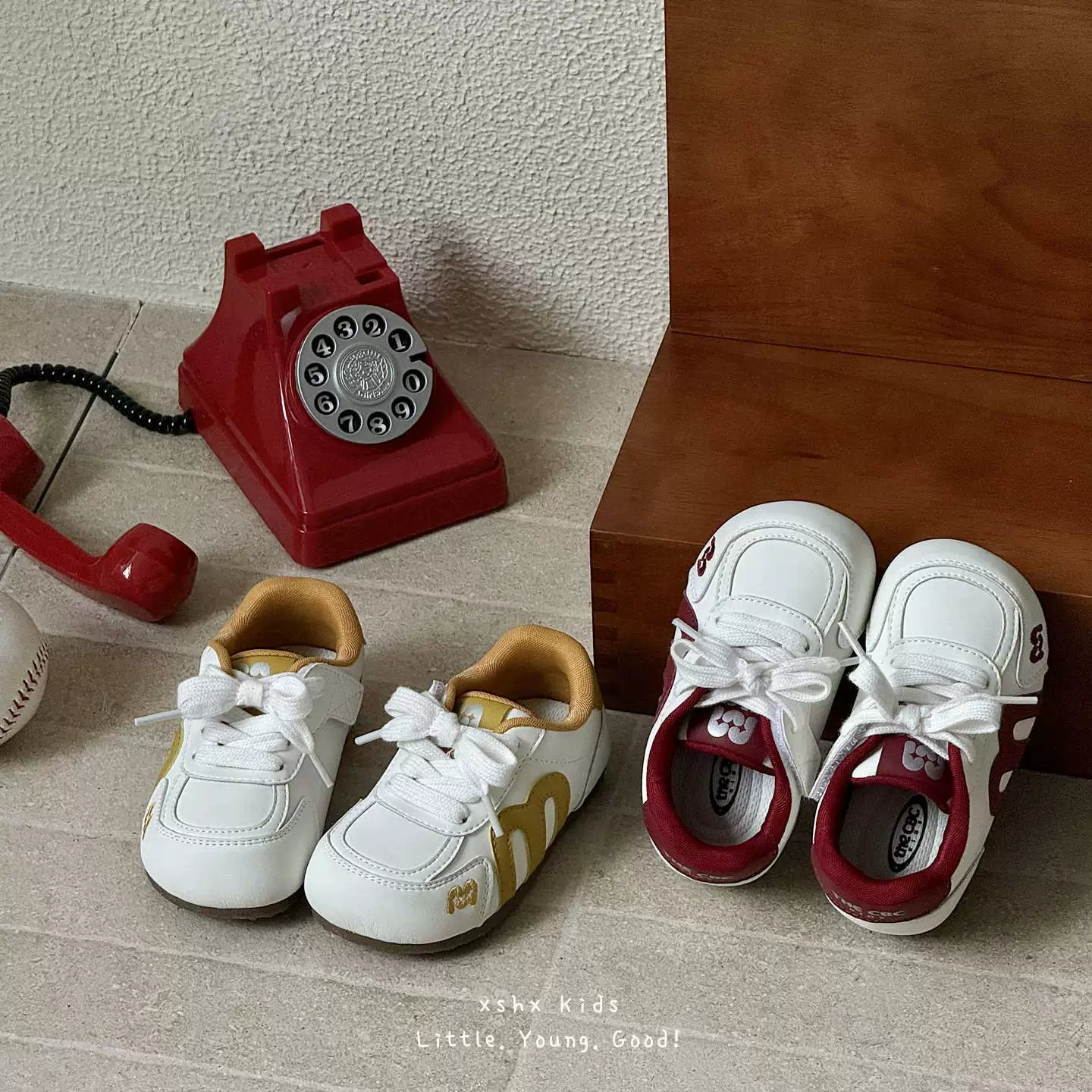 XSHX Chaussures blanches Cute Head M pour enfants, résistantes aux taches, rétro, antidérapantes, semelle fine, scratch