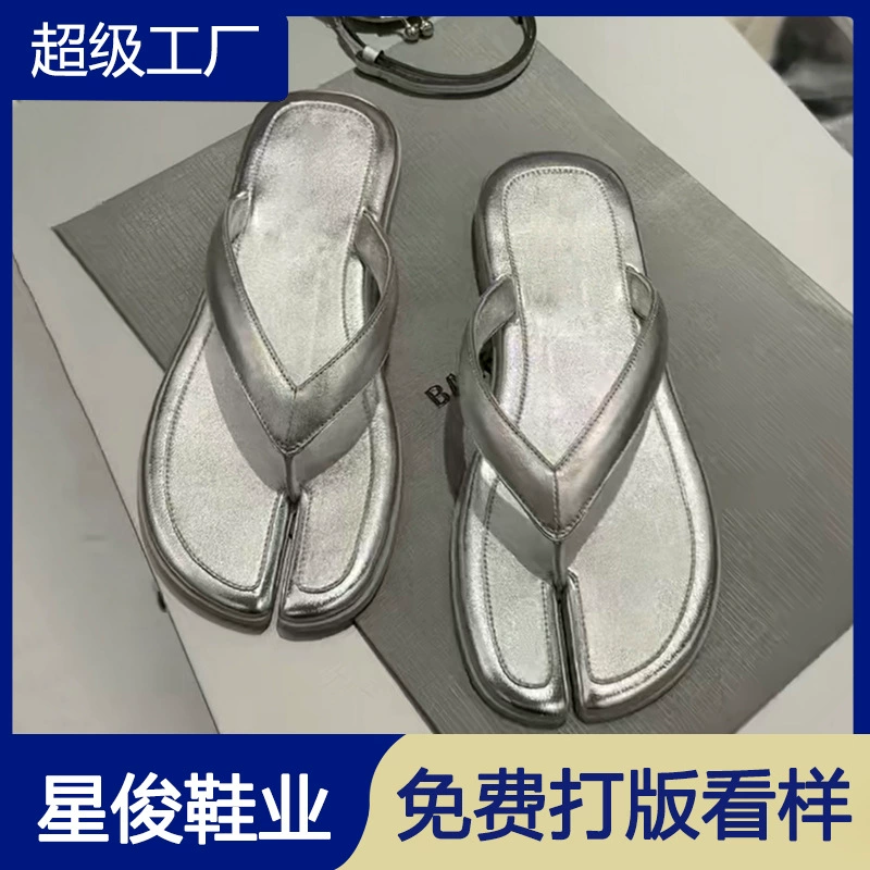 Damen Europäische Zehentrenner Flip Flops 2026 Frühling lässige Strand Flache Sandalen