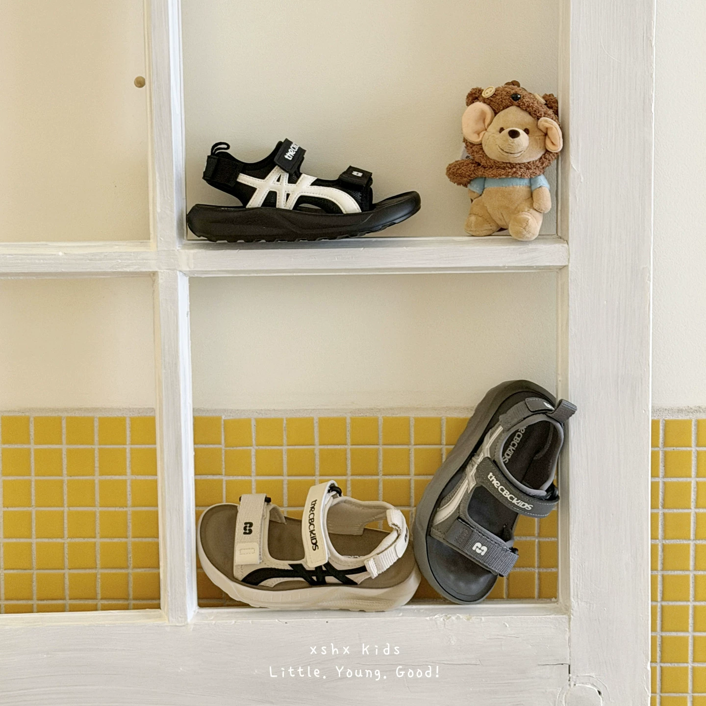 XSHX Chaussures de plage simples pour enfants, bout ouvert, imperméables, légères, souples, antidérapantes, séchage rapide, respirantes, garçons et filles, printemps-été
