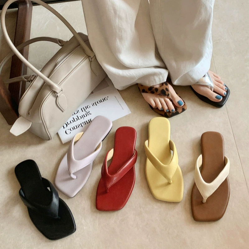 Nuevas chanclas coreanas de verano 2026, punta cuadrada, antideslizantes, para playa