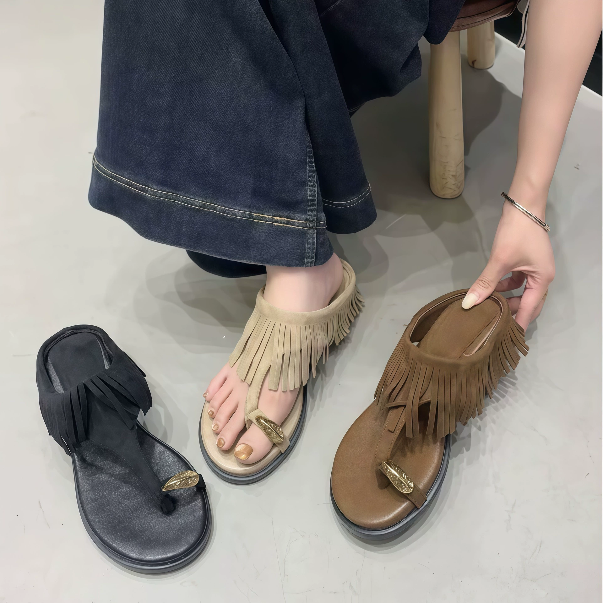 Chuyuji Chanclas bohemias con borla separador suela gruesa Mujer Verano 2026 cuña tacón medio