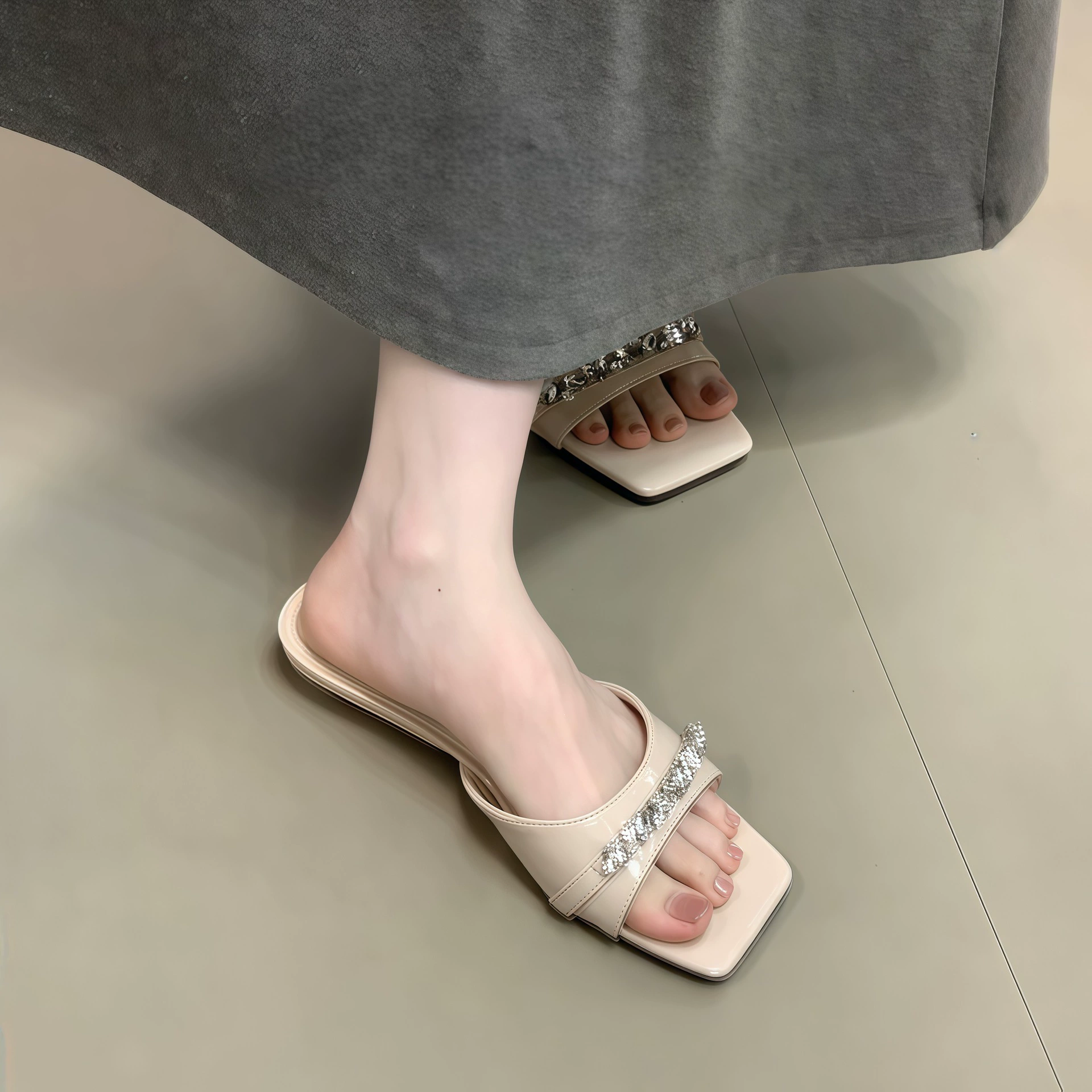 Chuyuji Sandales à talon bloc carré français à strass femmes été talons bas confort mules
