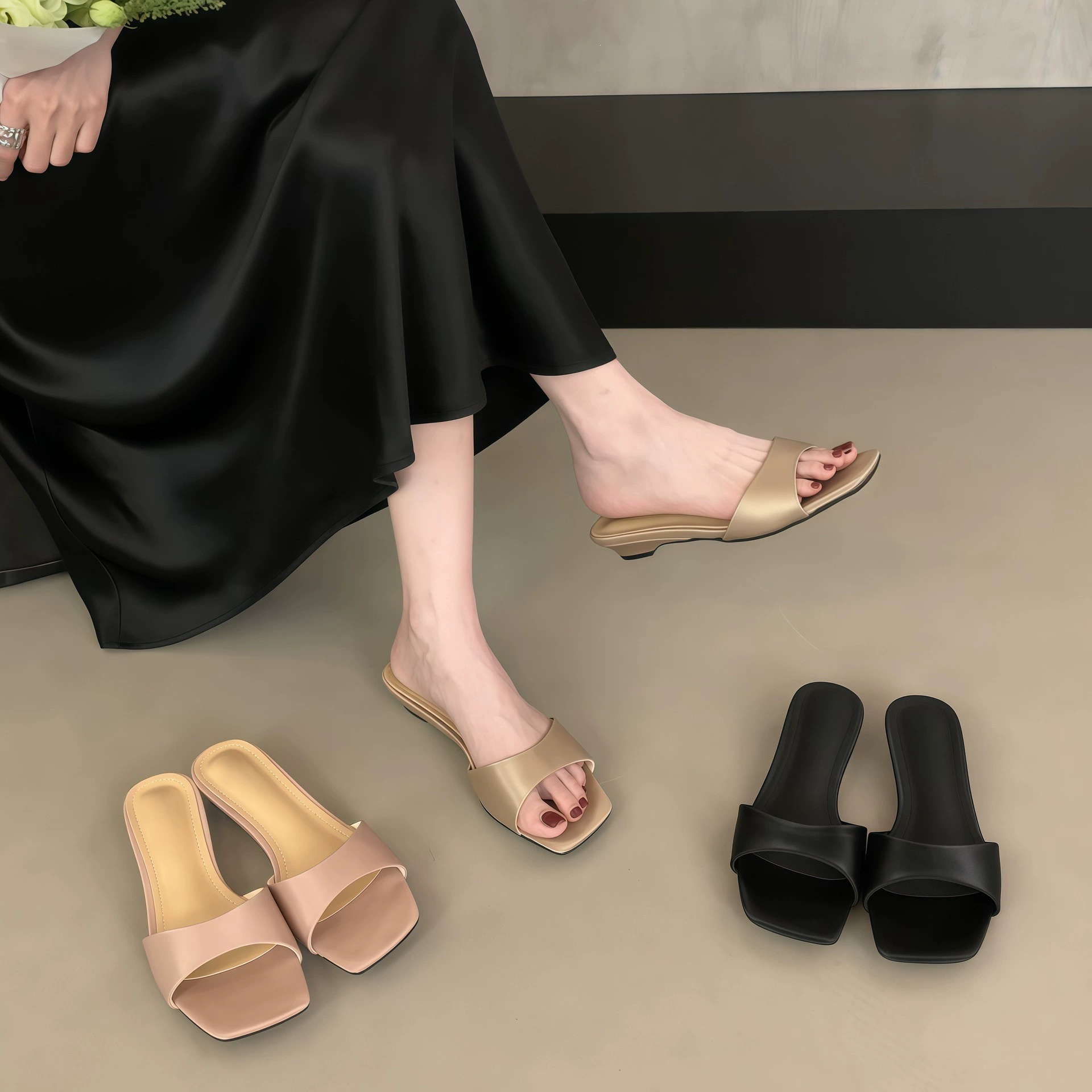 Chuyuji Sandales compensées françaises simples en satin femme, lanière entre les orteils, été 2026, vacances