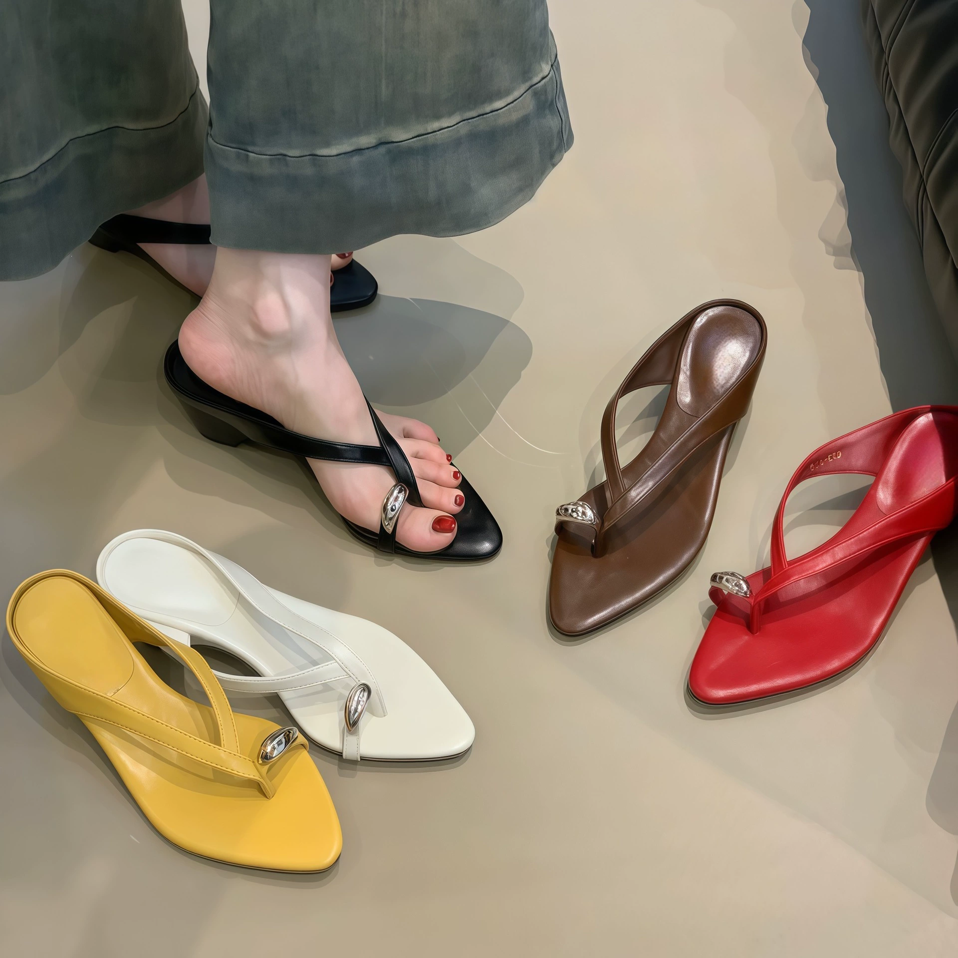 Chuyuji Sandales à Talon Épais, Extérieur Été 2026, Français Élégantes Boucle Métal Bride Orteil