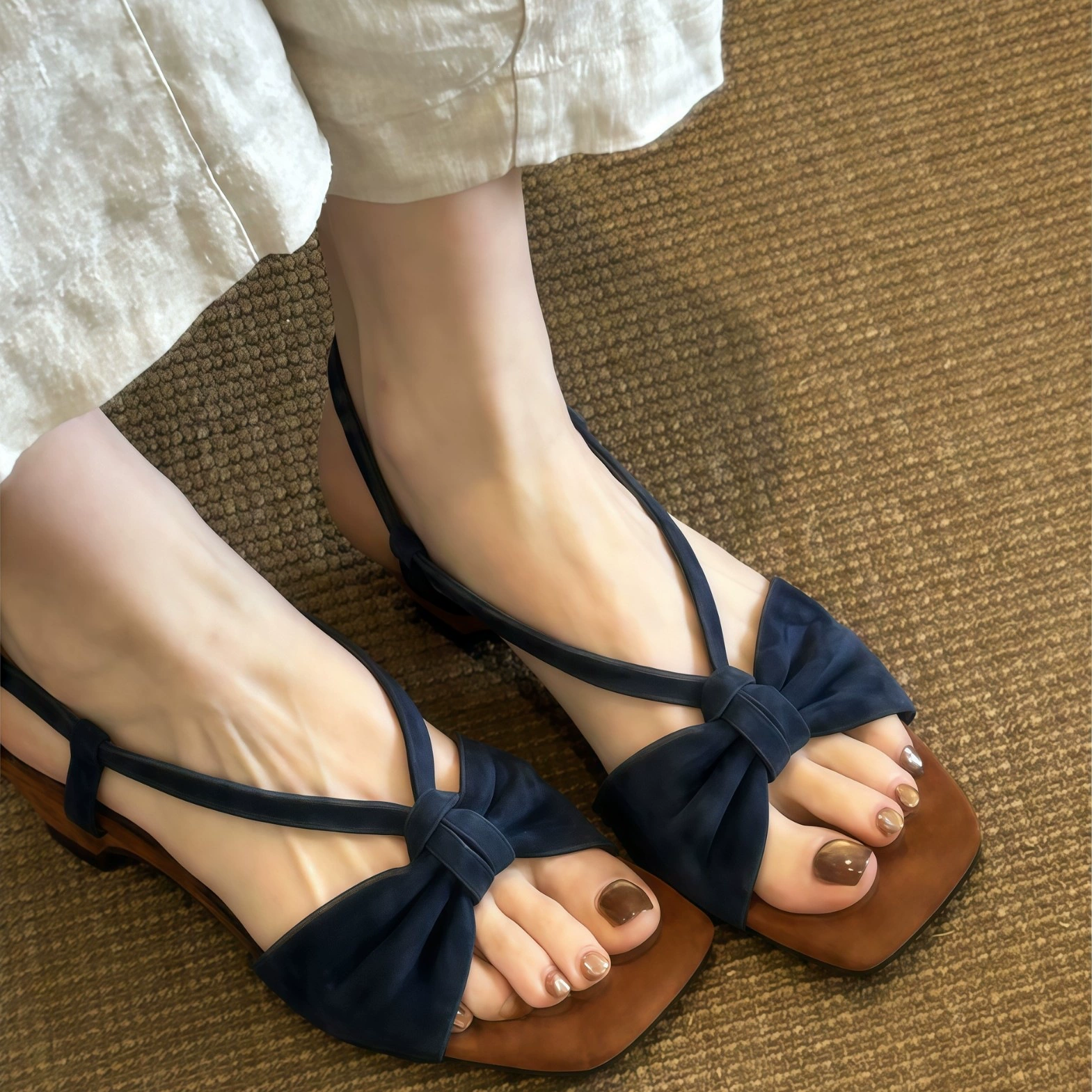 Chuyuji Sandalias Retro de Tacón Kitten Minimalista con Bucle para el Dedo para Mujer, para Vestidos 2026