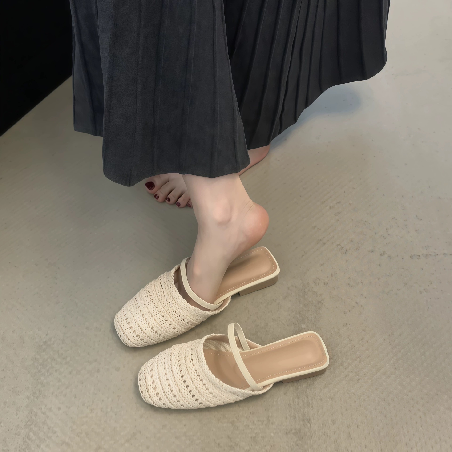 Damen niedriger Absatz geschlossene Zehen Mules Schlupf geflochtene Bohemian rückenfrei Schuhe