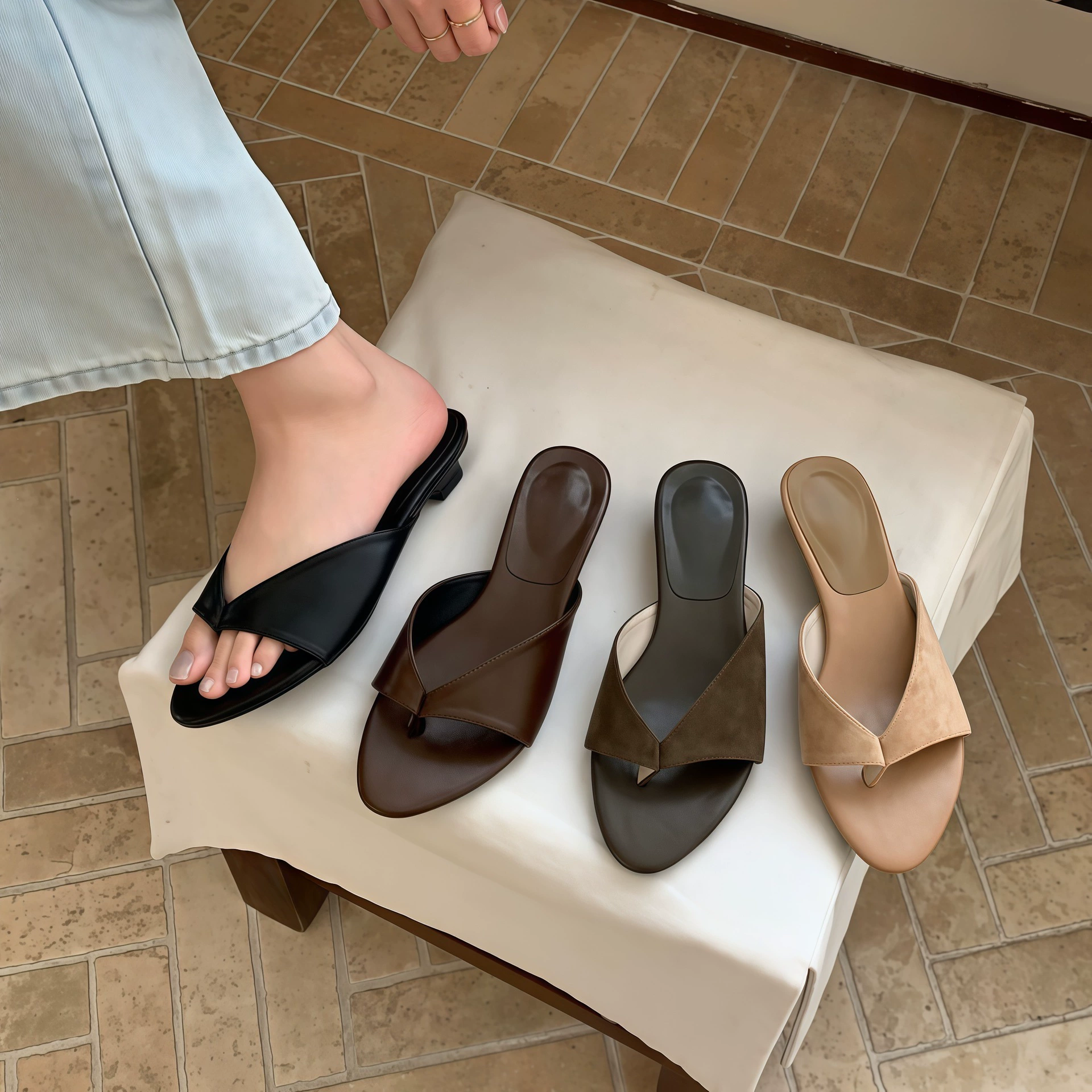 Damen Französische Retro Zehensteg Keilabsatz Sandalen, Strand Urlaub Design
