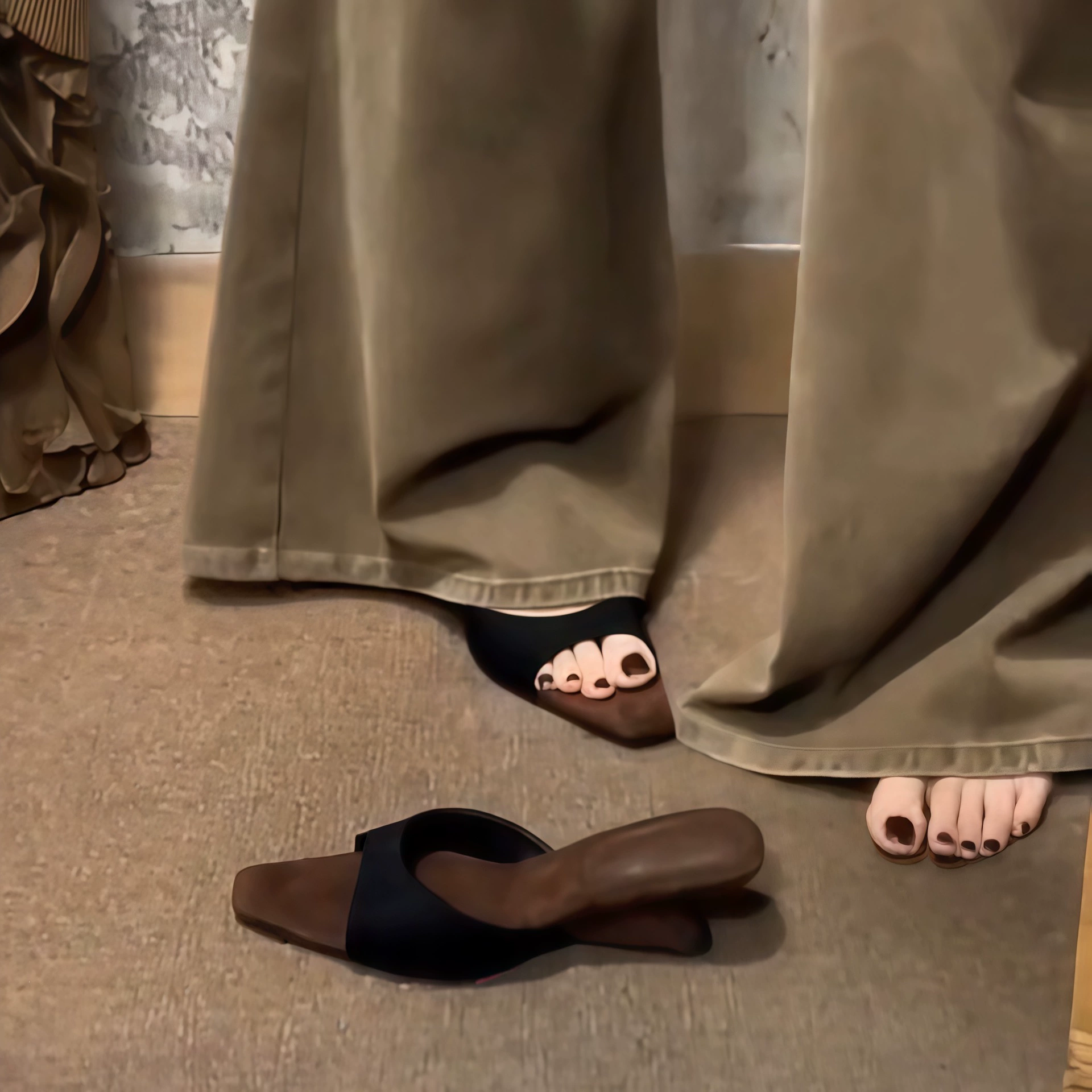 Damen Koreanisch Keil Slide-Sandalen Sommer 2026 Neu einzigartig hoher Absatz Französisch