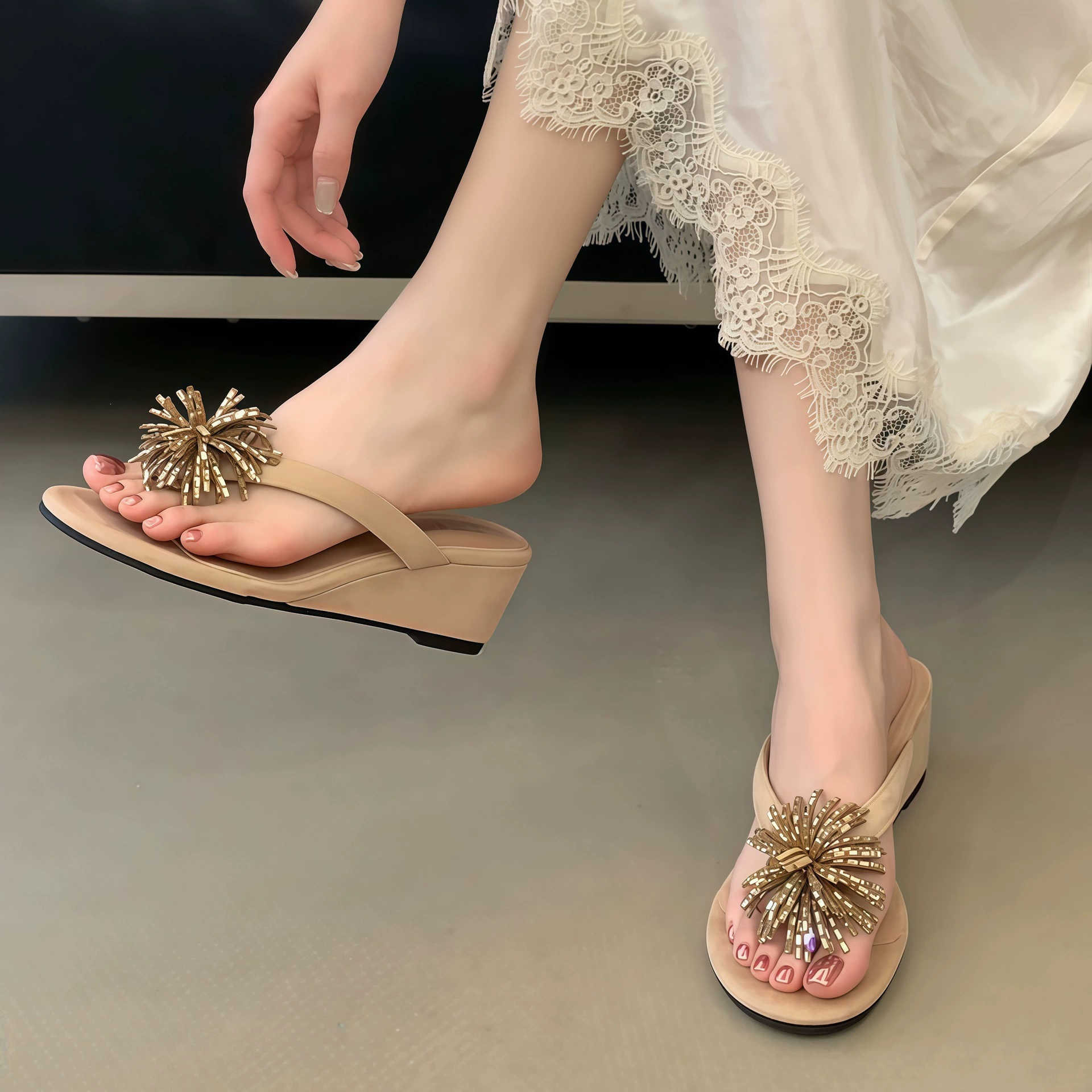 Chanclas de verano estilo hada con pedrería y fuegos artificiales, cuña de tacón medio