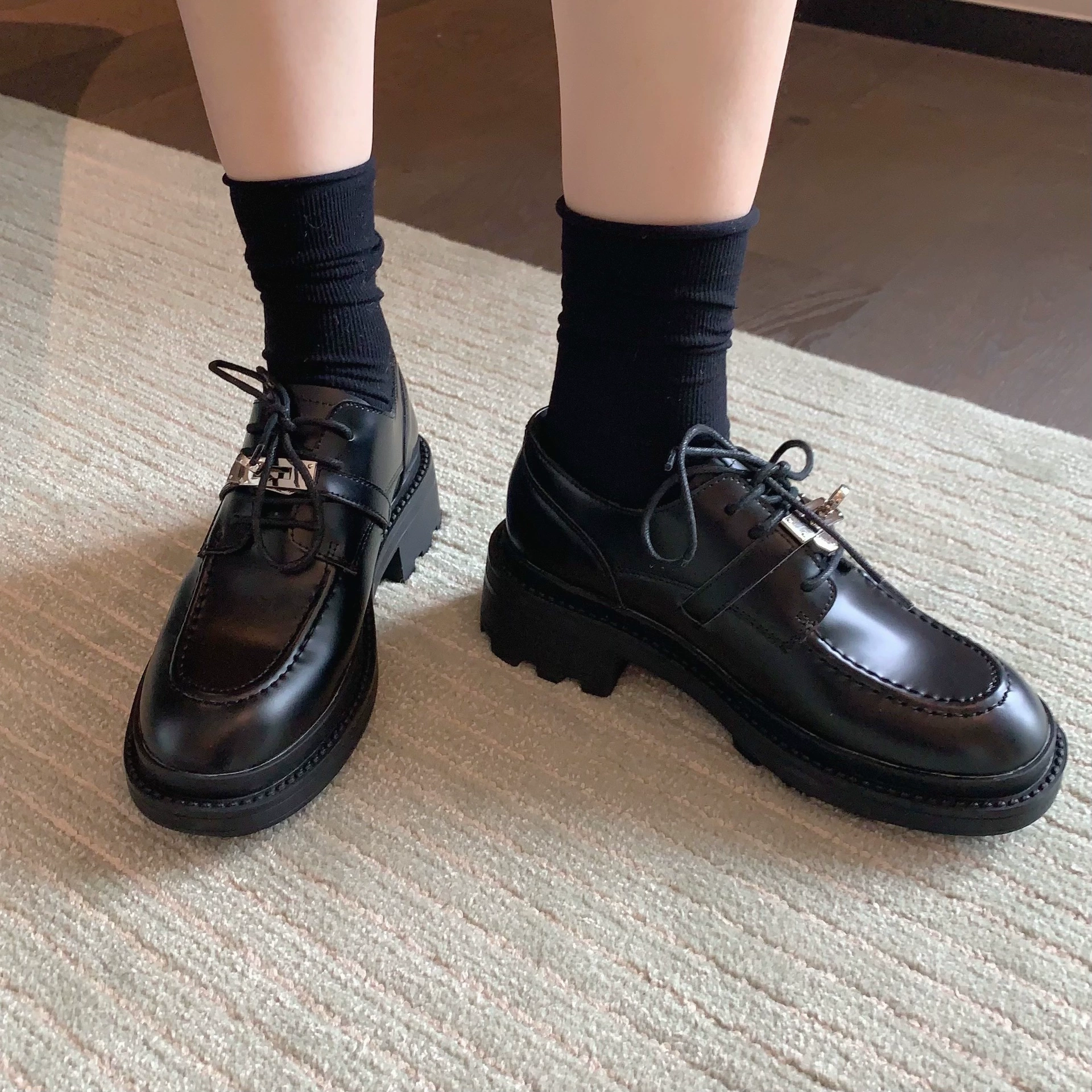 Novos Sapatos Oxford Primavera Britânicos com Fecho Pequeno, Sola Grossa, Salto Grosso, Amarração, Femininos