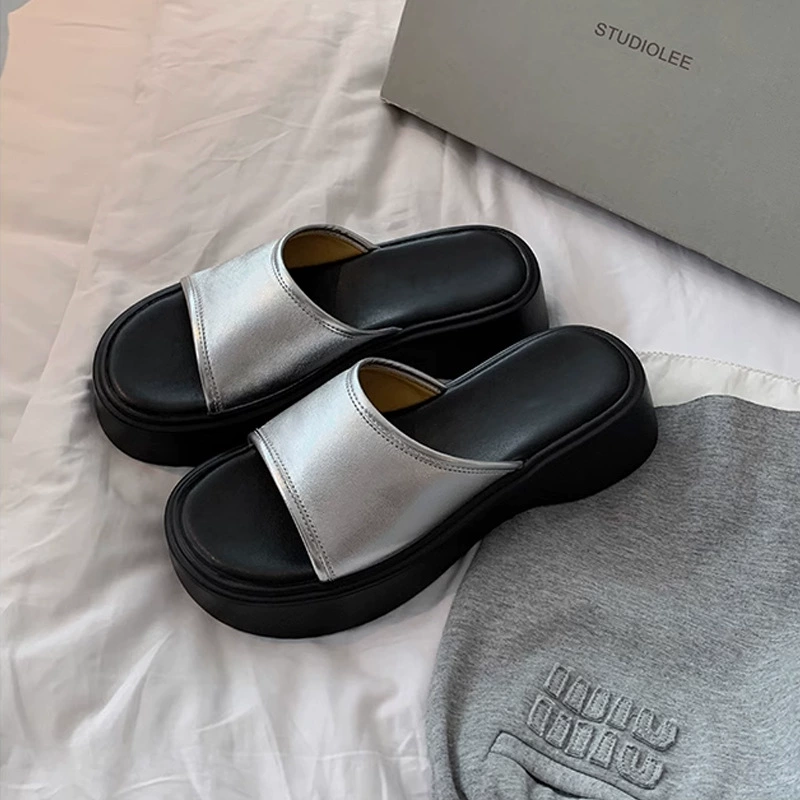 Neue Sommer Mode Dicke Sohle Outdoor Dicke Sohle Slide Sandalen Breite Oberfläche Casual Slip-On Loafer Pantoffeln
