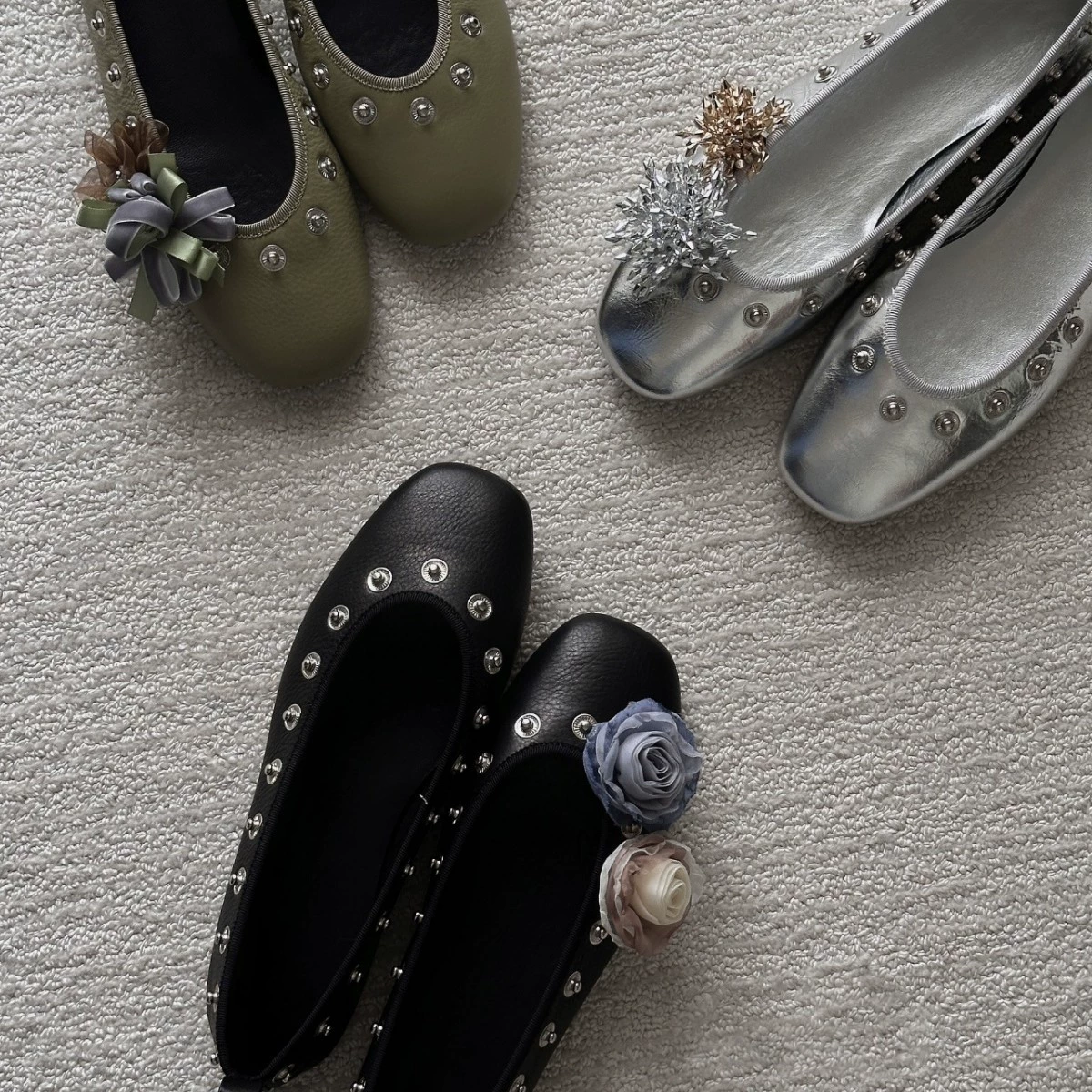 Neues Nischen-Design runde Zehen Nieten-flache Einzelschuhe Damen, 2025 Frühling-Sommer neu lässige flache Ballettschuhe