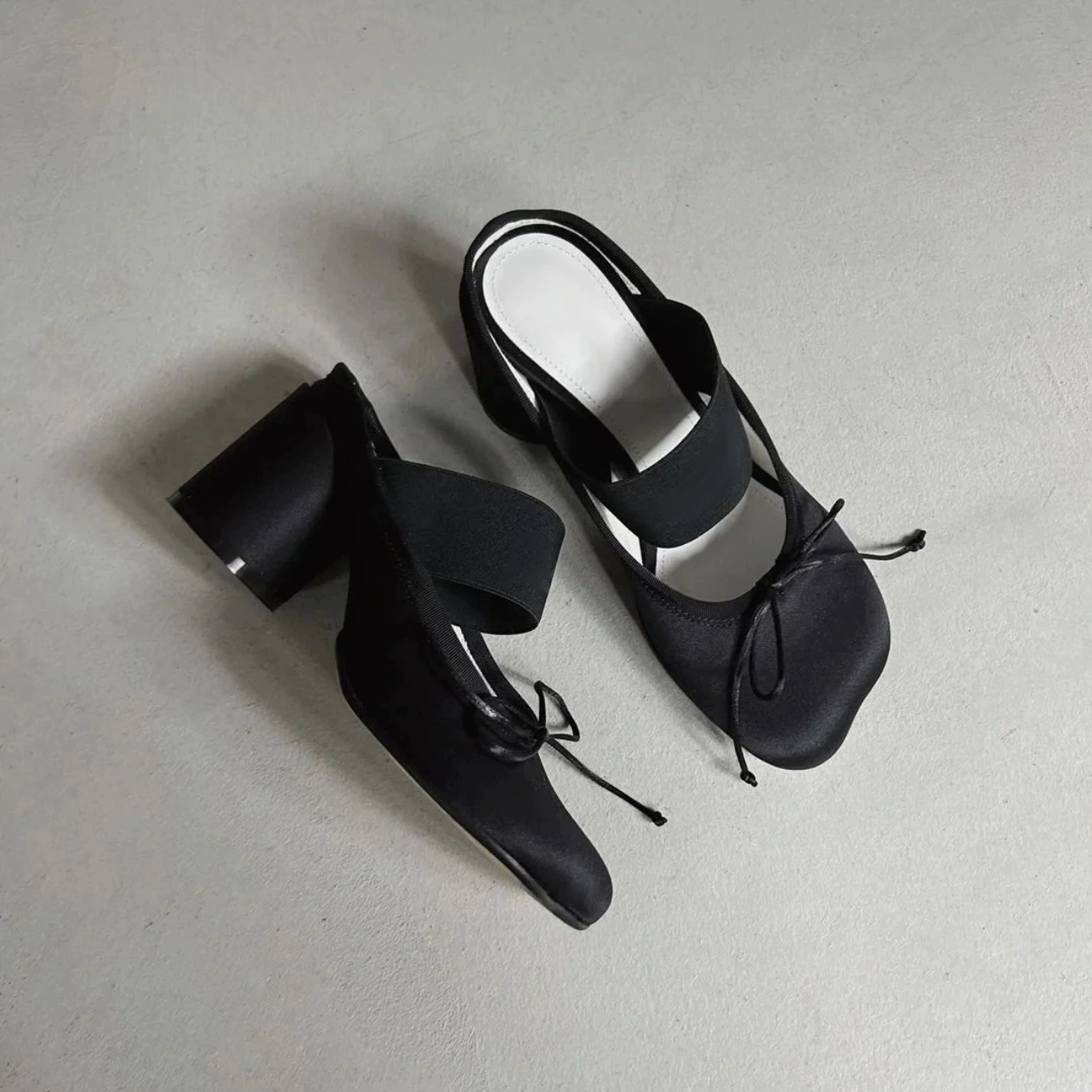 Französische Satin-Schleife flache Mary Janes Damen, 2025 Frühling-Sommer neu Vintage-lässige klobige Absatz-Ballettschuhe