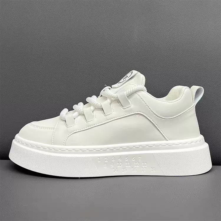 Zapatillas blancas de cuero para hombre, otoño 2026, suela gruesa de lujo, zapatos de moda de alta gama