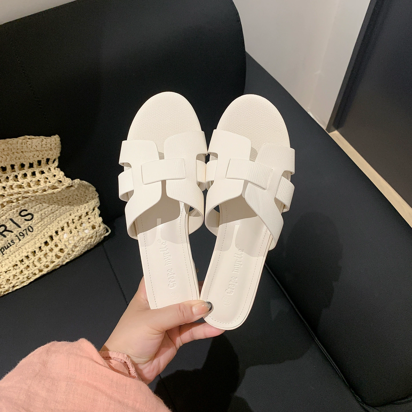 贵妇拖~蜥蜴纹软皮一字粗跟拖鞋女凉拖通勤ol夏外穿
4.2
30+人
200+人已
